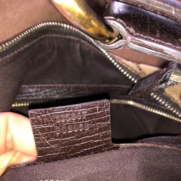 Authentic Medium G-G Canvas Gucci with dust bag - Picture 6 of 6